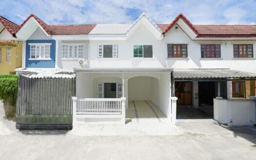 หมู่บ้าน ศรีทับทิม (ซอยสุขาประชาสรรค์ 3)