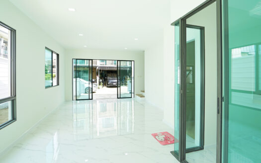 หมู่บ้านทาวน์อเวนิวส์ เมิร์จ รัตนาธิเบศร์