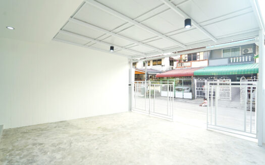 หมู่บ้าน อิ่มอัมพร 11